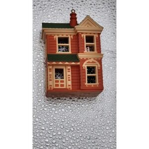 1984 Hallmark Nostalgic Houses & Shops Victorian Dollhouse Ornament #1 Christmas